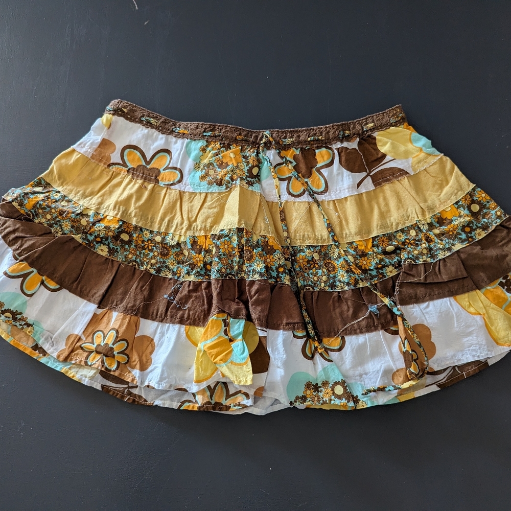 Y2K flowy mini skirt. Size Large.